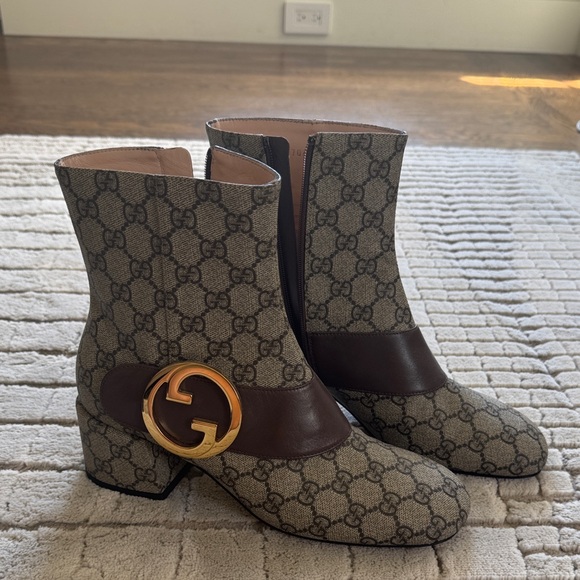 Gucci Blondie GG Supreme Ankle Boot - Picture 1 of 5